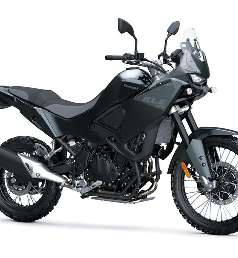Kawasaki KLE500 2026, vista frontal derecha